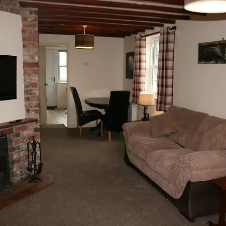 Hawthorn In Crayke Yo61 4te * York